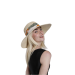 Sombrero pamela de paja para mujer con ala ancha, elegante y con protección solar UPF 50+ para verano y playa.