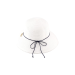 Sombrero veraniego con lazo fino y ancla metálica decorativa, estilo náutico elegante para mujer.